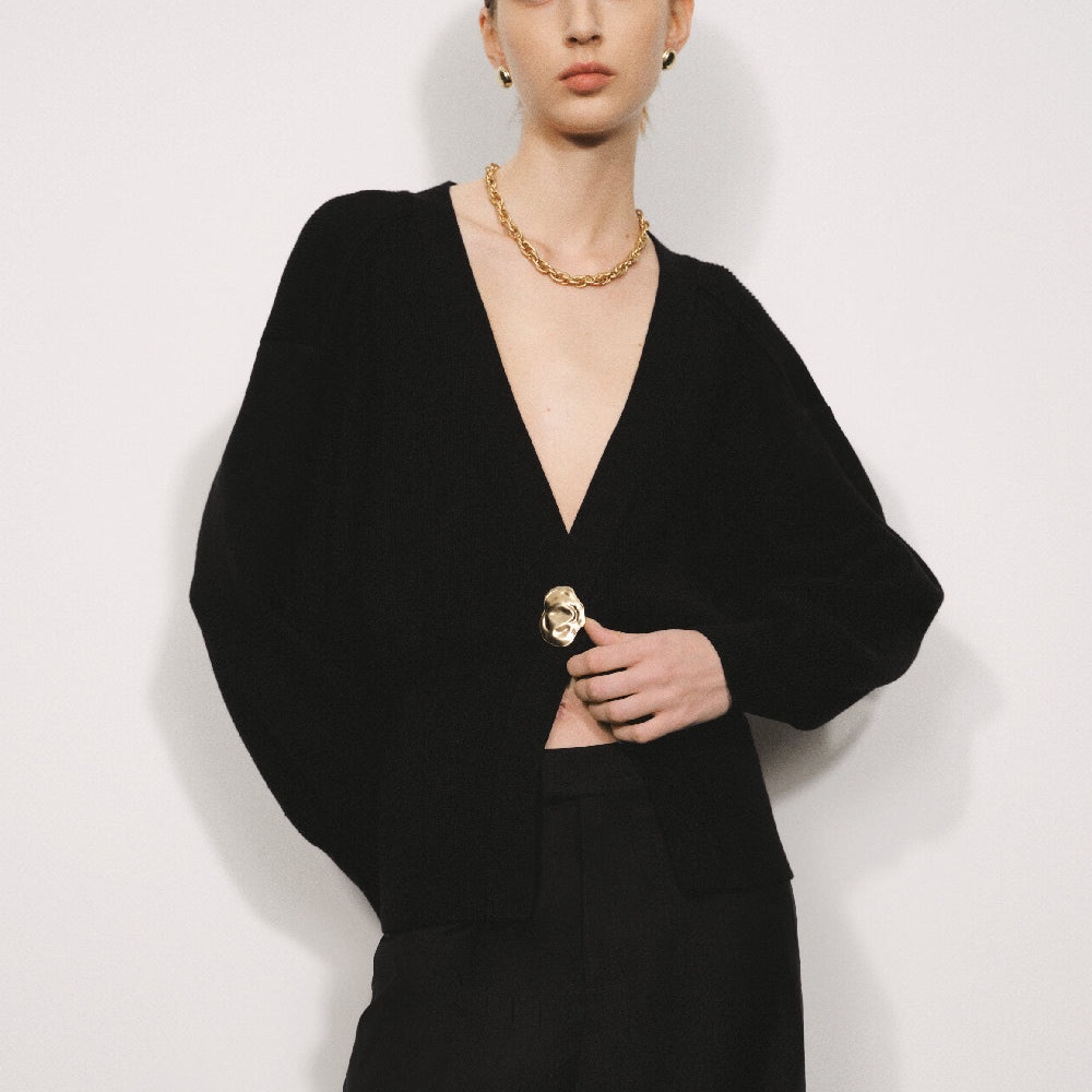URBAN REVIVO Knitted Cardigans Long Sleeve V-Neck Sweater One Gold Leaf Button
